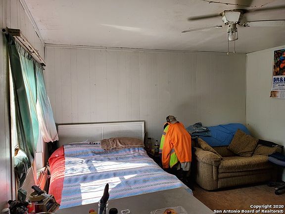 3rd image of 225 Forrest Ave