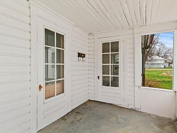 5th image of 130 W Bomford St