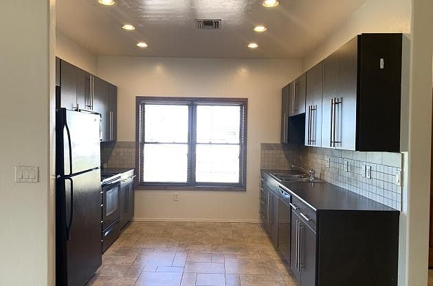 1st image of 1046 N 4th Ave #1
