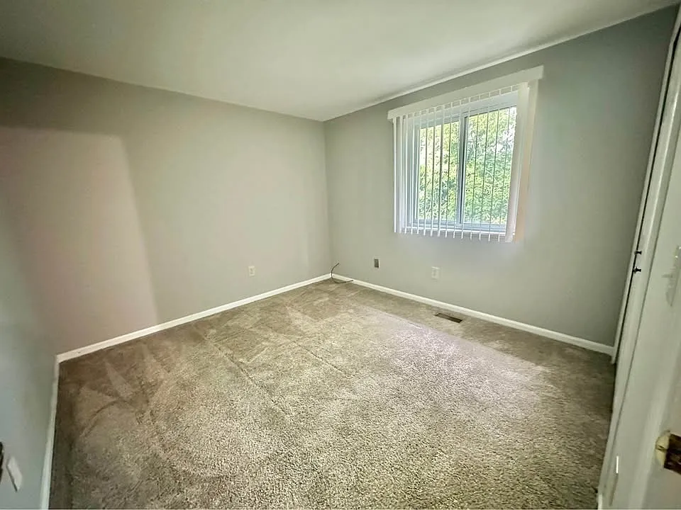 2 bed, 1000 sqft, $1,600 — Photo 4