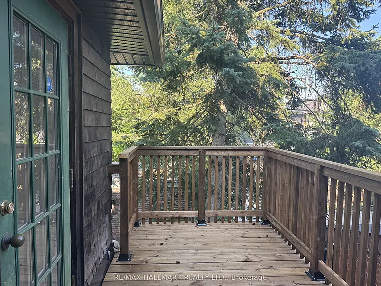 553 Broadview Ave #UPPER — Photo 17