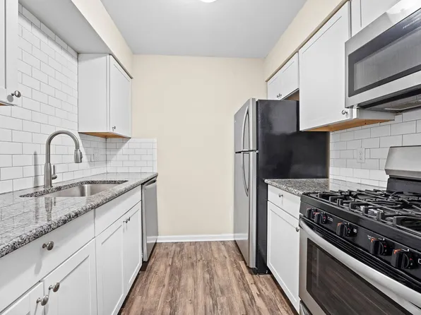 Huron River Apartments- Wyandotte