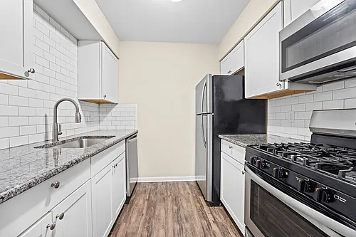 Huron River Apartments- Wyandotte Photo 1