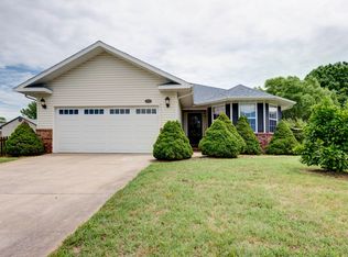 1662 S Orchard Crest Ave, Springfield, MO 65807
