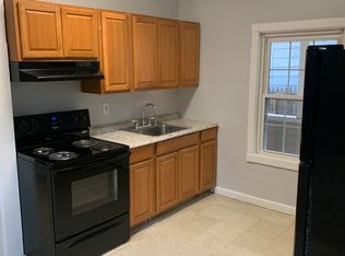 11 Hooker Ave, Poughkeepsie, NY 12601