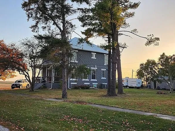 408 S Walnut St, Arrowsmith, IL 61722