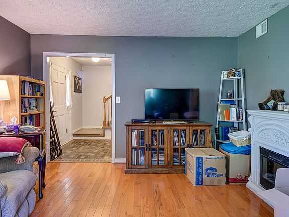 4th image of 3117 Summit Ave