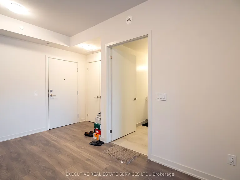 58 Sky Harbour Dr #402 — Photo 13