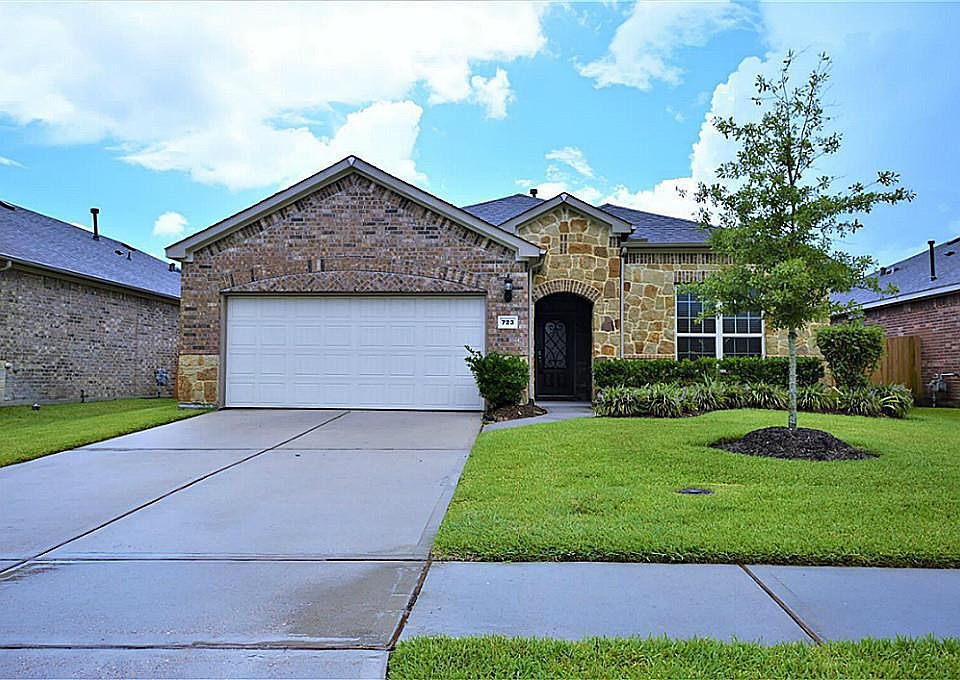 1st image of 723 Pienza Ln