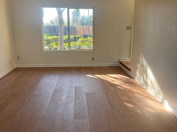 3rd image of 3406 Thimblehall Ln
