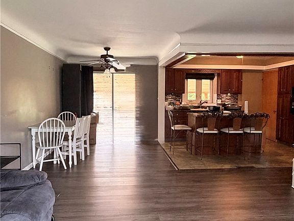 5th image of 7239 Oakwood Rd