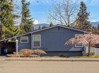 1816 Beacon Way SE, Renton, WA 98058