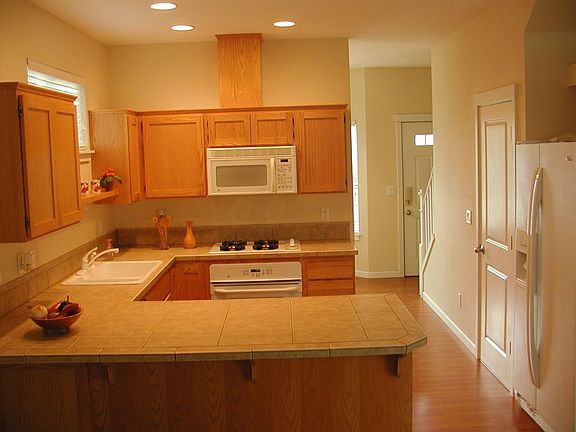Kitchen, Refrig incl.