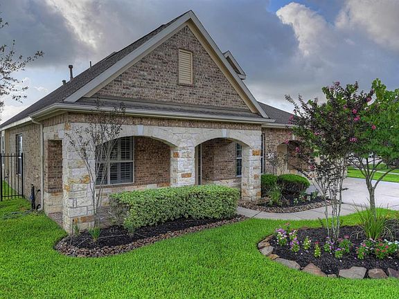 3rd image of 14 Childres Pond Ct