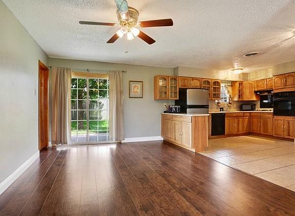 5th image of 2708 Lena Dr