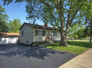 704 S Oltendorf Rd, Streamwood, IL 60107