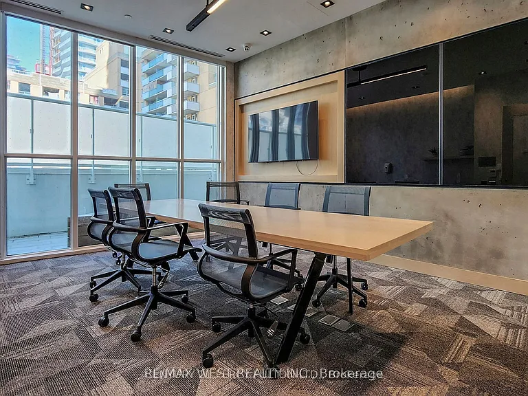 77 Mutual St #708 — Photo 33
