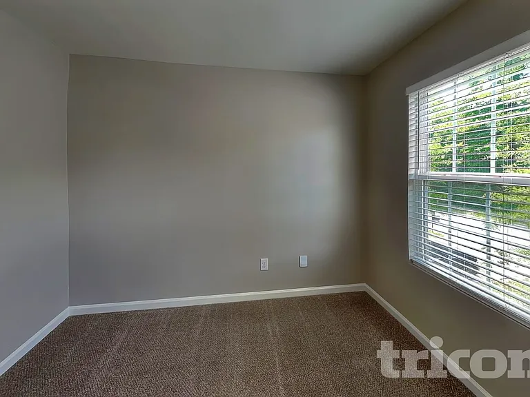 4915 Magnasco Ln — Photo 12