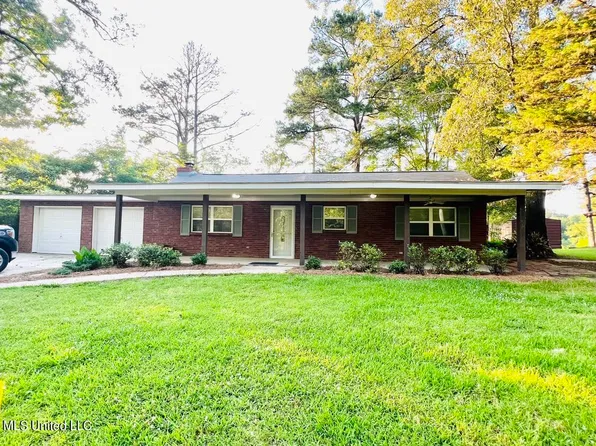 110 Cedar Point, Florence, MS 39073