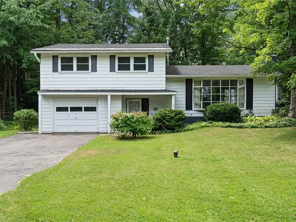 401 Wells Ave W, North Syracuse, NY 13212