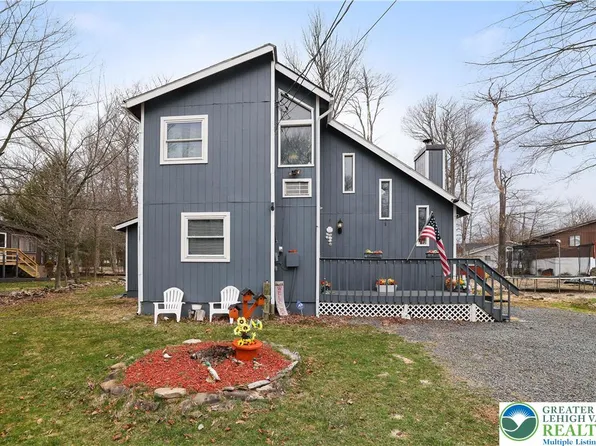 1645 Sunny Side Dr, Tobyhanna, PA 18466