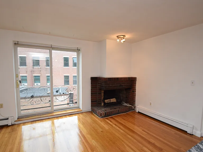 135 Inman St #12 — Photo 7