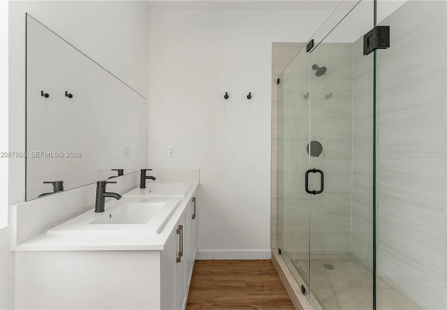 4 bed, 3.0 bath, $3,000 — Photo 4