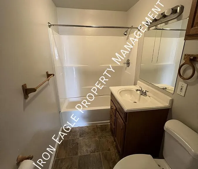 112 S Diamond St — Photo 7