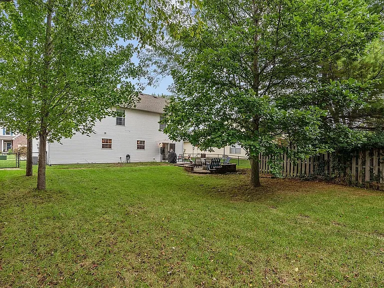3397 Yorkshire Dr — Photo 25