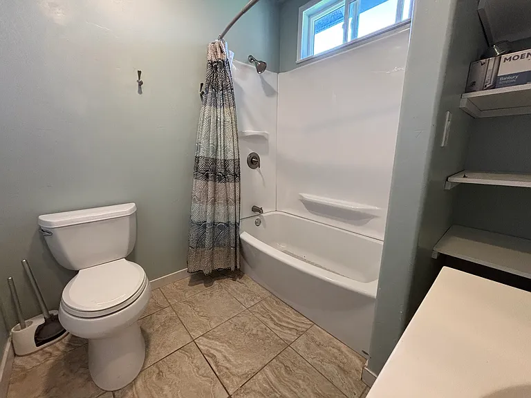 1221 Laurel St #A — Photo 8