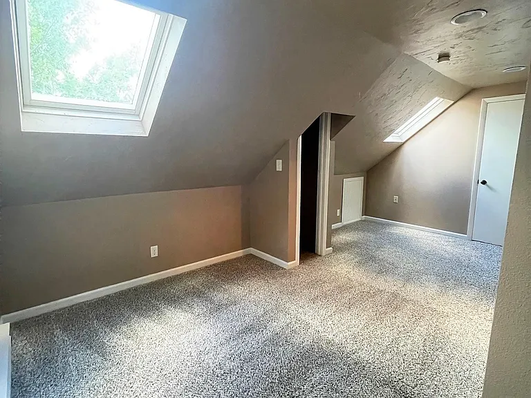 2022 W Pikes Peak Ave — Photo 13