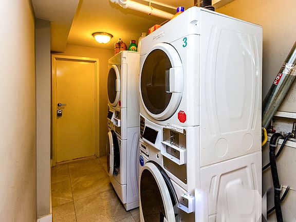 5th image of 131 Herkimer St APT 8