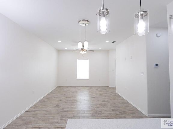 4th image of 2200 Valley Cir #A
