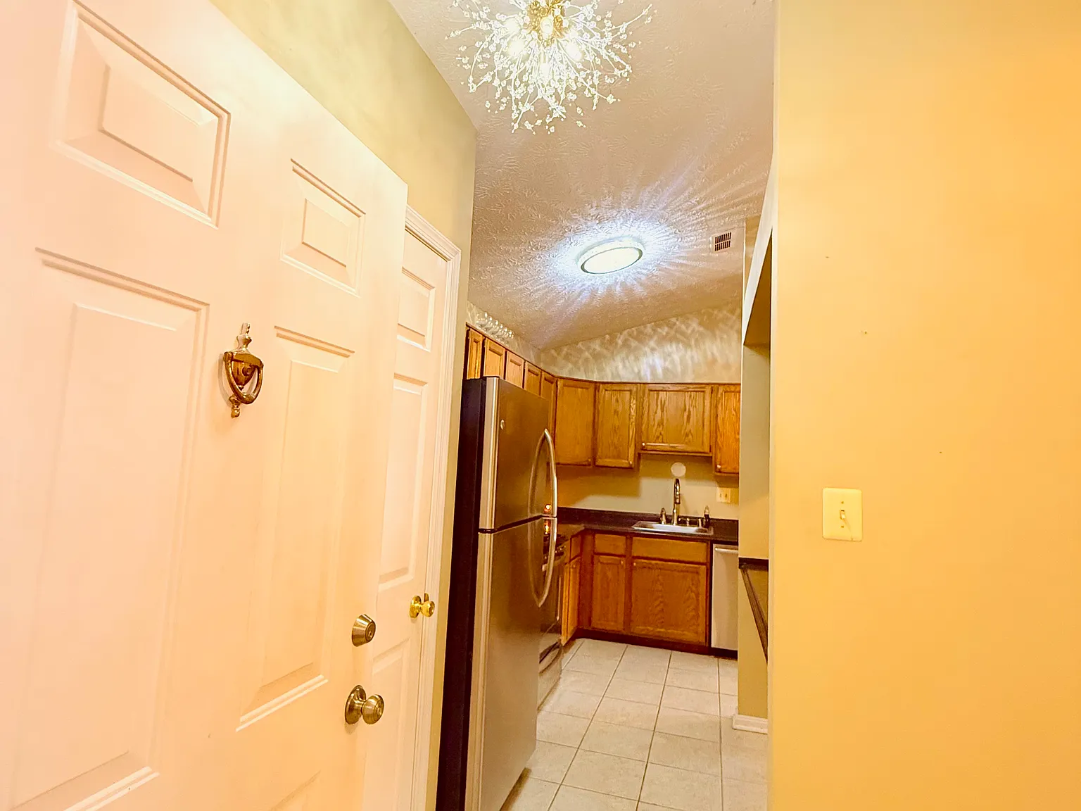 2 bed, 1013 sqft, $2,000 — Photo 3
