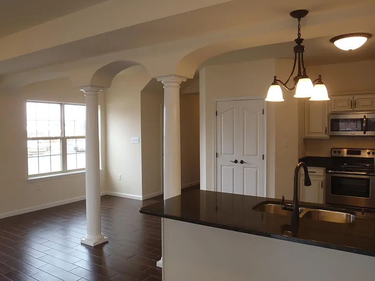 24 Delano Dr — Photo 7