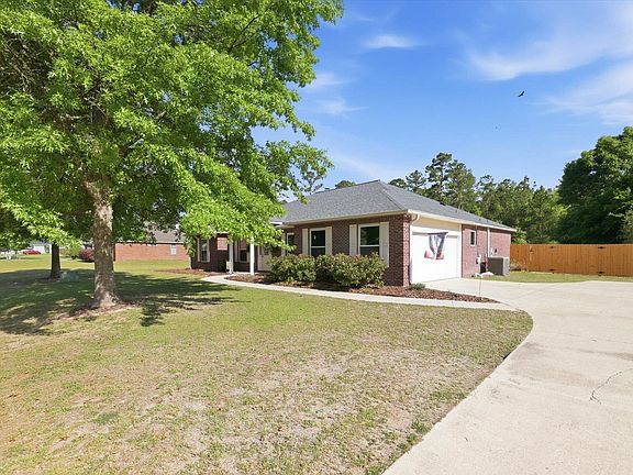 4th image of 144 Parkside Cir