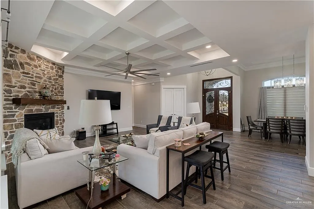 4 bed, 3.5 bath, 3125 sqft, $4,100 — Photo 3