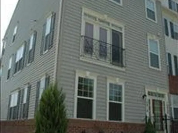 16818 Nuttal Oak Pl #28, Woodbridge, VA 22191