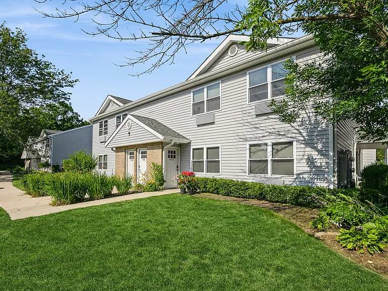 Zen Long Island at Copiague Apartment Homes — Photo 17