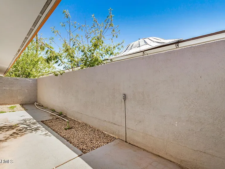 1118 S McClintock Dr — Photo 18