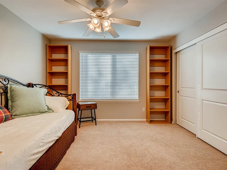 2489 Cove Creek Ct — Photo 23