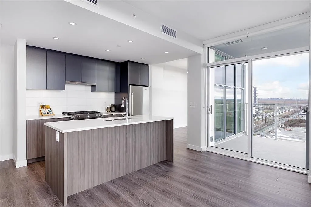 2 bed, 1000 sqft, $3,300 — Photo 3