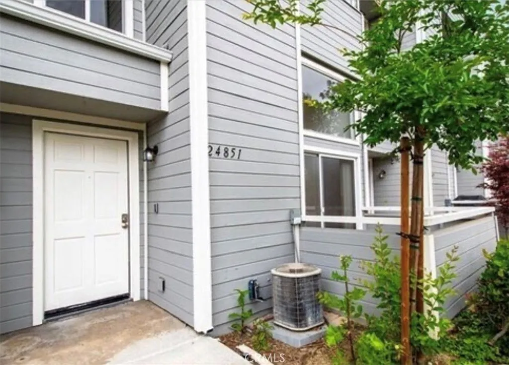 2 bed, 2.5 bath, 1204 sqft, $3,800 — Photo 1