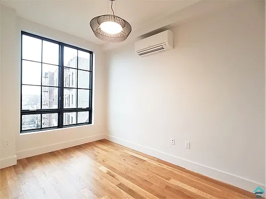 Rented by EXR | media 7