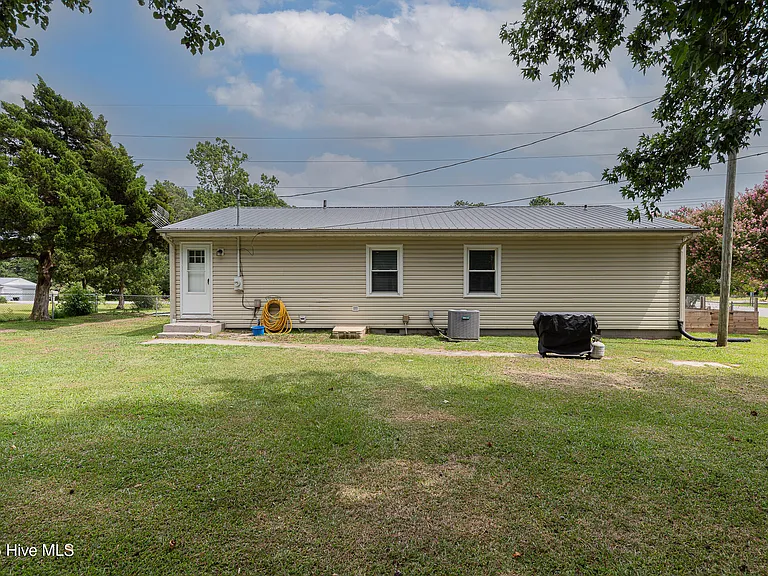 670 Queens Creek Rd — Photo 31
