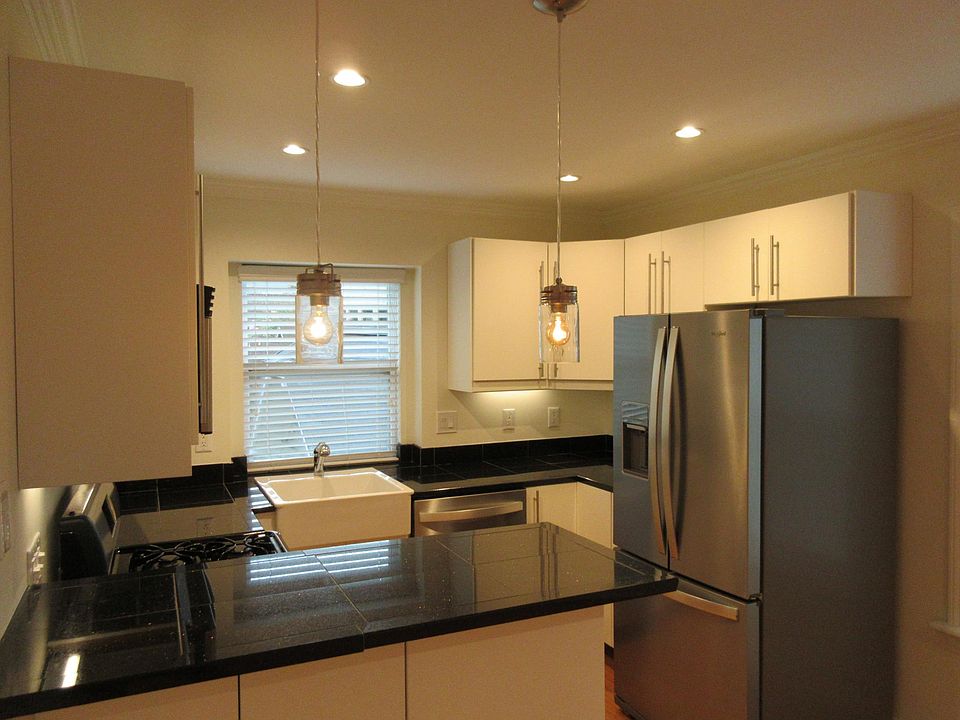 1st image of 102 W 12th St APT 6