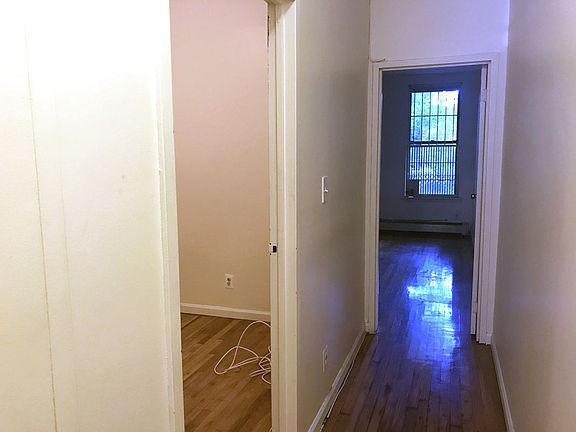 5th image of 641 Grand Ave APT 1a