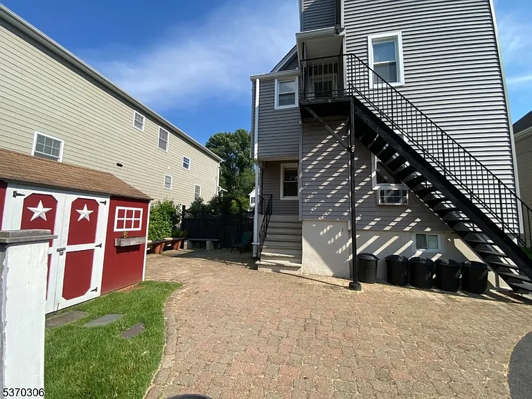 11 Lafayette Ave #1 — Photo 18