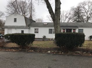 4 Wabil Rd, Miller Place, NY 11764