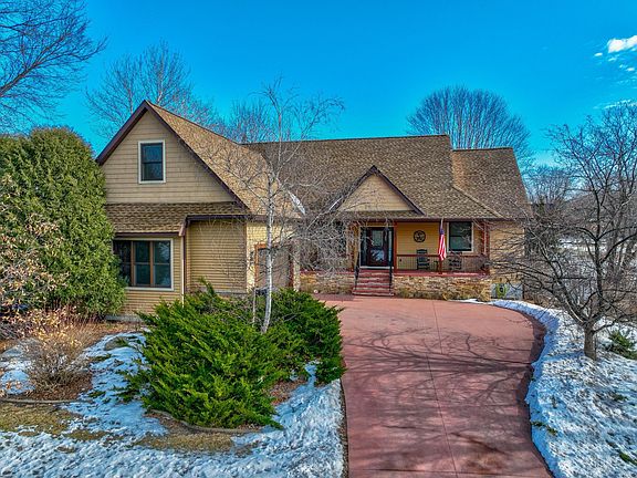 2nd image of 1100 Juniper Way